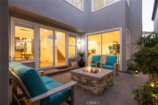 606 Goldenwest Street, Huntington Beach, CA 92648