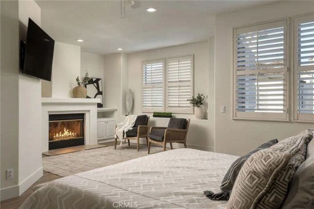 606 Goldenwest Street, Huntington Beach, CA 92648