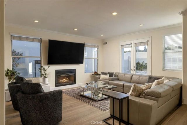 606 Goldenwest Street, Huntington Beach, CA 92648