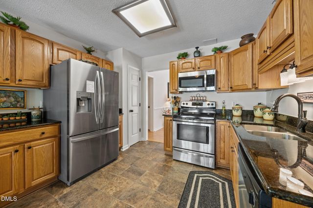 101 Stage Line Cove, Louisburg, NC 27549