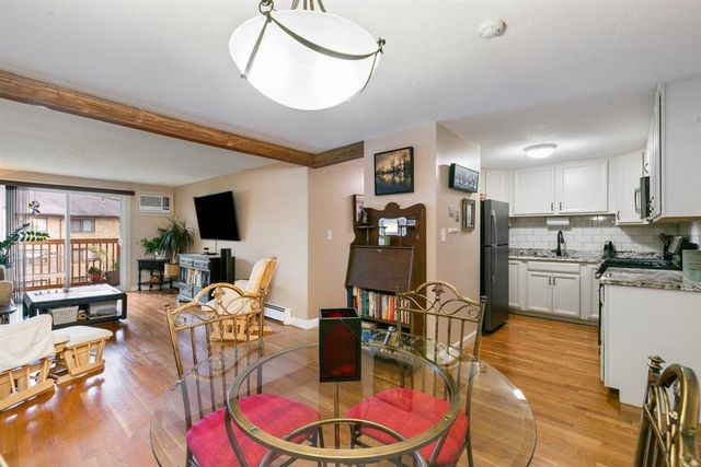 8 Lancelot Ct Apt 27, Salem, NH 03079