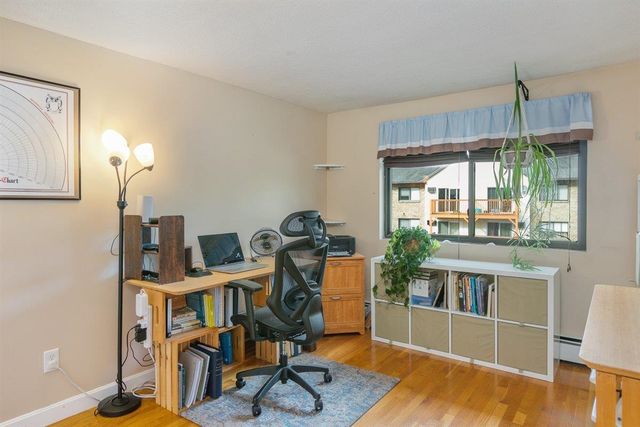 8 Lancelot Ct Apt 27, Salem, NH 03079