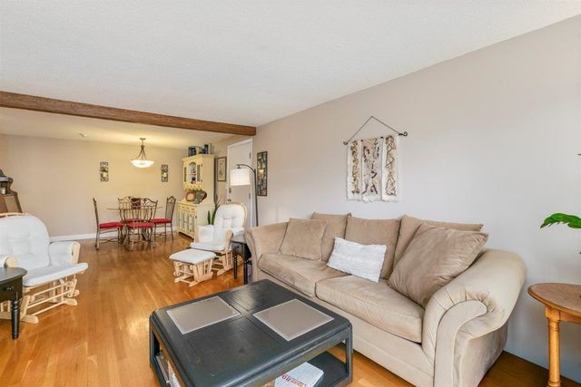 8 Lancelot Ct Apt 27, Salem, NH 03079