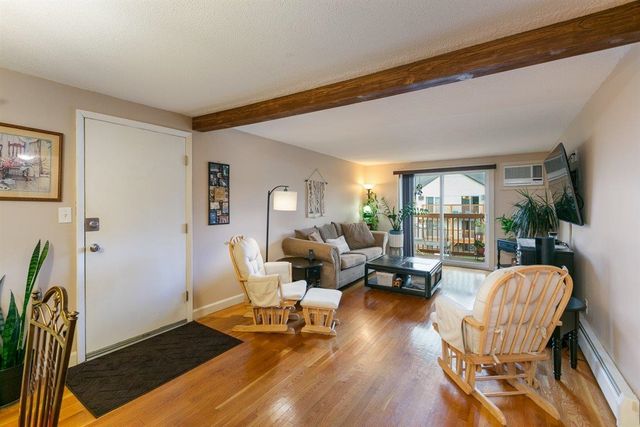 8 Lancelot Ct Apt 27, Salem, NH 03079