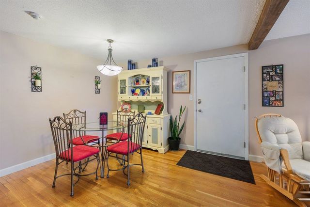8 Lancelot Ct Apt 27, Salem, NH 03079