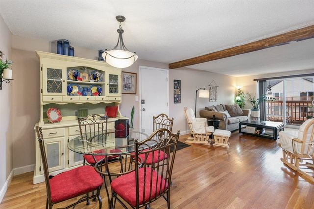 8 Lancelot Ct Apt 27, Salem, NH 03079