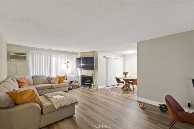 4126 Elm Ave, Long Beach, CA 90807