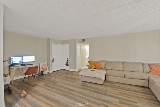 4126 Elm Ave, Long Beach, CA 90807