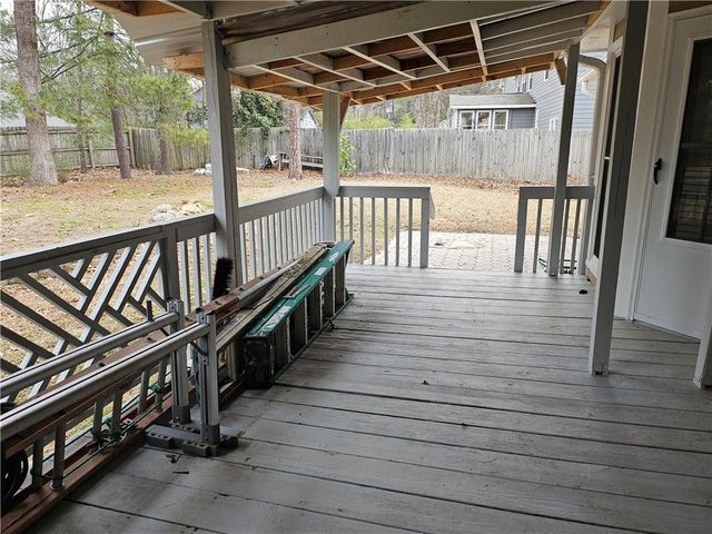 619 Oak Moss Drive, Lawrenceville, GA 30043