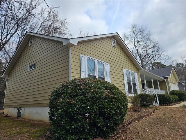 619 Oak Moss Drive, Lawrenceville, GA 30043