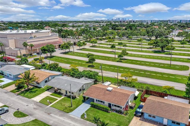 2708 NW 51st Place, Tamarac, FL 33309