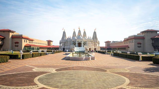 1242 Tiger Lily Drive, Bartlett, IL 60103