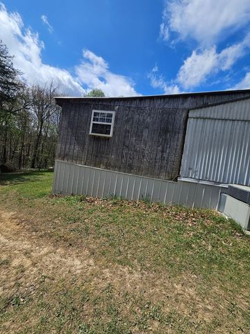 580 Captain Carter Rd, Spencer, TN 38585