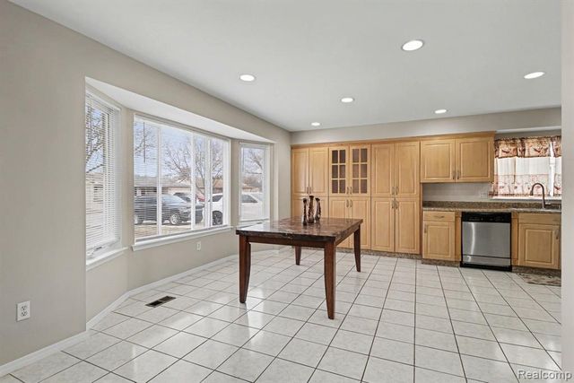 39024 Faith Dr, Sterling Heights, MI 48310