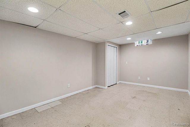 39024 Faith Dr, Sterling Heights, MI 48310