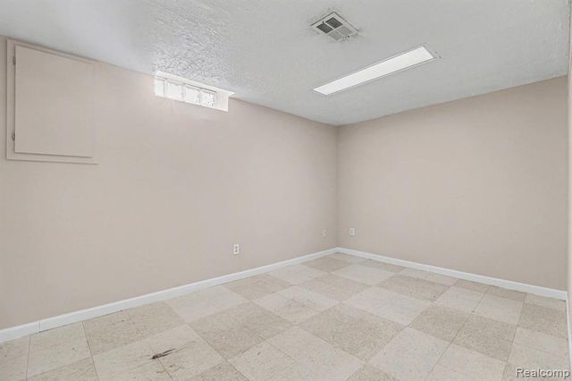 39024 Faith Dr, Sterling Heights, MI 48310