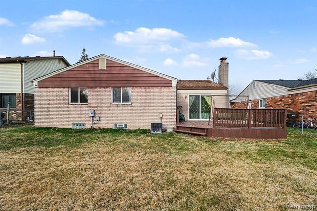 39024 Faith Dr, Sterling Heights, MI 48310