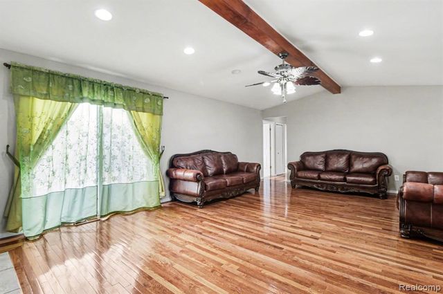 39024 Faith Dr, Sterling Heights, MI 48310