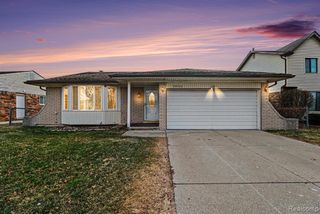 39024 Faith Dr, Sterling Heights, MI 48310