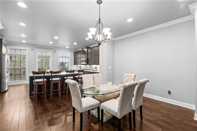 1044 Township Square, Alpharetta, GA 30022