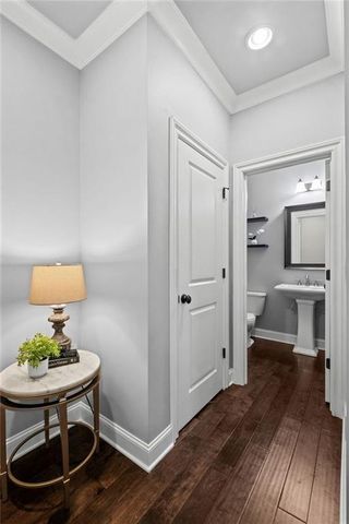 1044 Township Square, Alpharetta, GA 30022