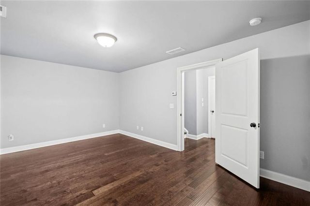 1044 Township Square, Alpharetta, GA 30022