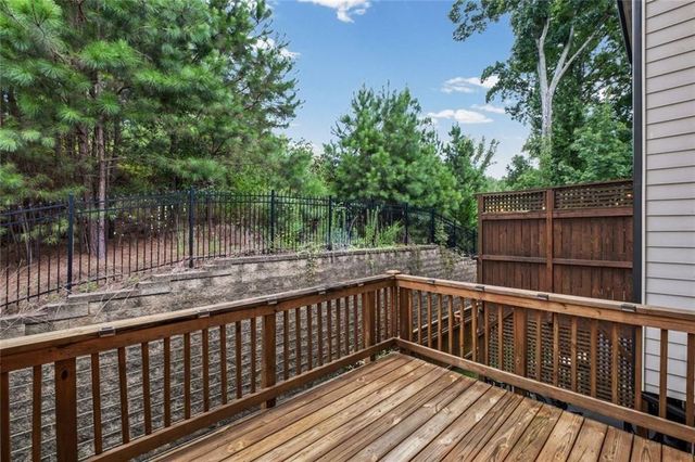 1044 Township Square, Alpharetta, GA 30022