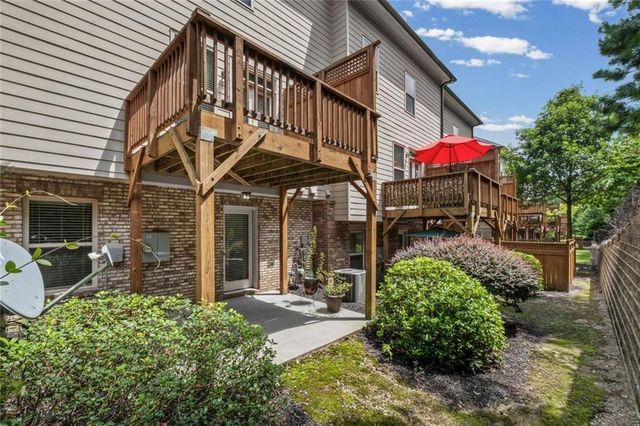 1044 Township Square, Alpharetta, GA 30022
