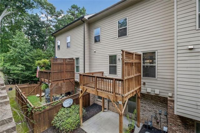 1044 Township Square, Alpharetta, GA 30022