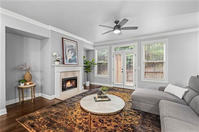 1044 Township Square, Alpharetta, GA 30022