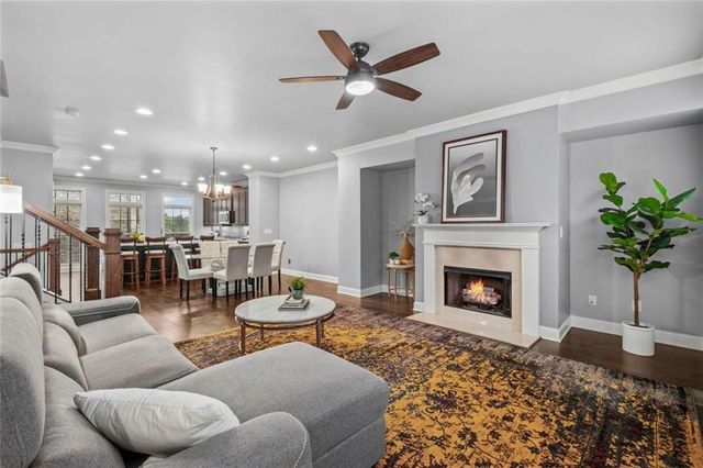 1044 Township Square, Alpharetta, GA 30022