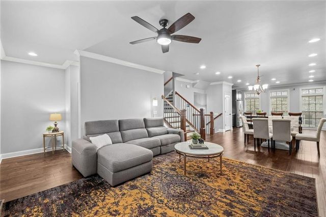 1044 Township Square, Alpharetta, GA 30022
