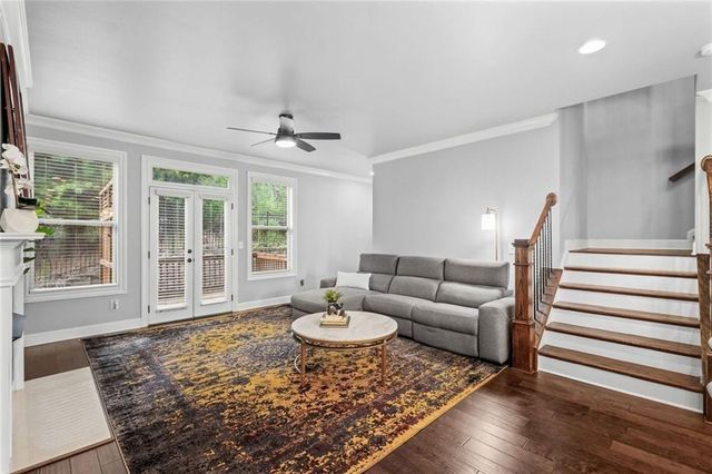 1044 Township Square, Alpharetta, GA 30022
