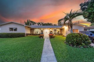 1900 NE 210th St, Miami, FL 33179