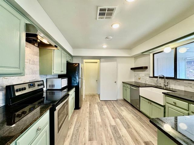 605 NW 138th Street, Edmond, OK 73013