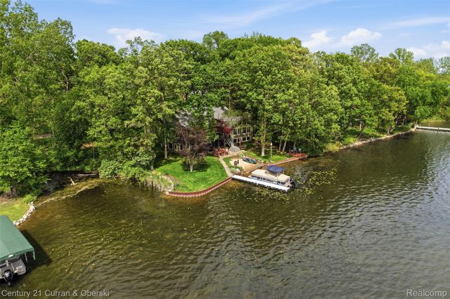 4233 Blain Island Road, Waterford Charter Township, MI 48329
