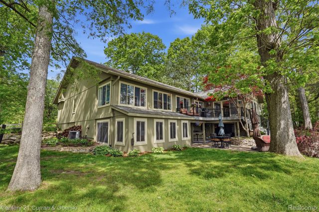 4233 Blain Island Road, Waterford Charter Township, MI 48329