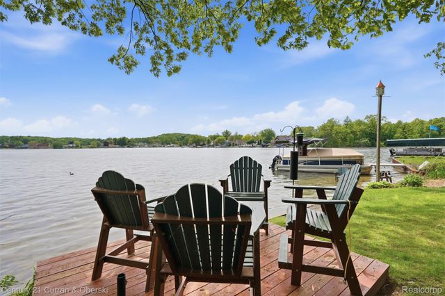 4233 Blain Island Road, Waterford Charter Township, MI 48329