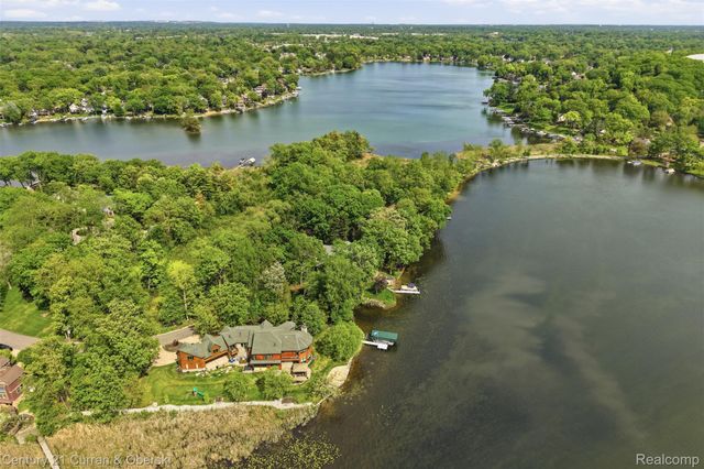 4233 Blain Island Road, Waterford Charter Township, MI 48329