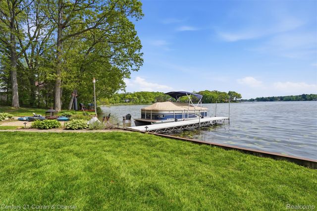 4233 Blain Island Road, Waterford Charter Township, MI 48329