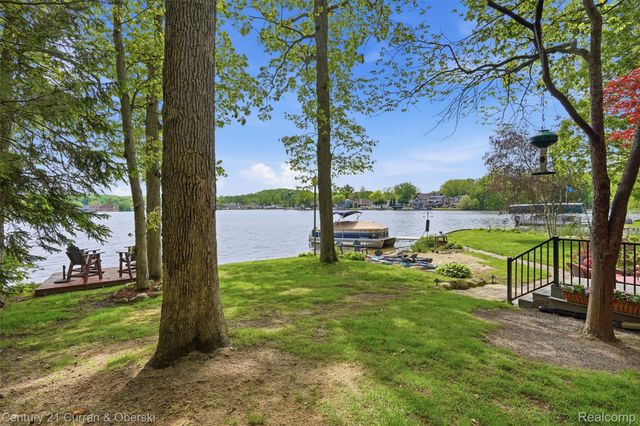 4233 Blain Island Road, Waterford Charter Township, MI 48329