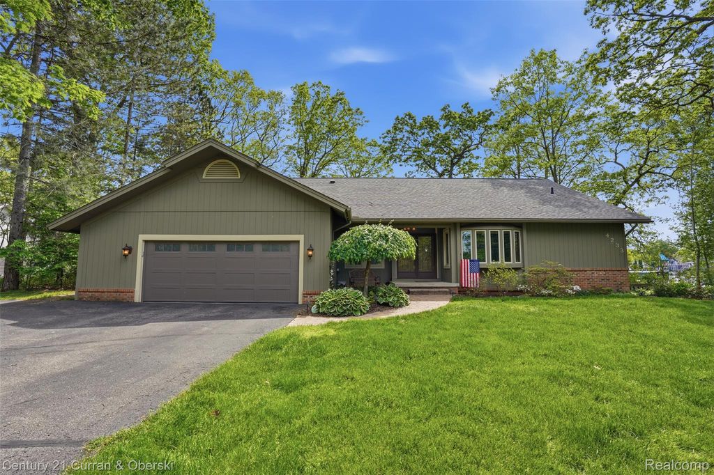 4233 Blain Island Road, Waterford Charter Township, MI 48329