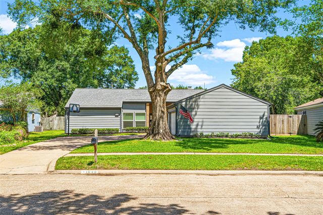 1046 Apache Falls Drive, Katy, TX 77450
