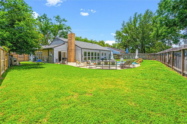 1046 Apache Falls Drive, Katy, TX 77450