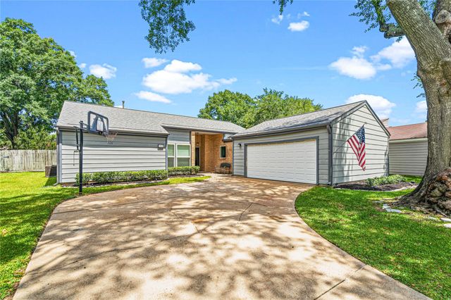 1046 Apache Falls Drive, Katy, TX 77450