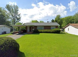 4120 SHIRLEY Drive, Belleville, IL 62226
