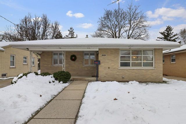 1925 80th PLACE, Kenosha, WI 53143