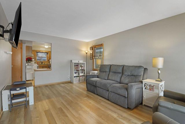 1925 80th PLACE, Kenosha, WI 53143