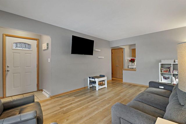 1925 80th PLACE, Kenosha, WI 53143