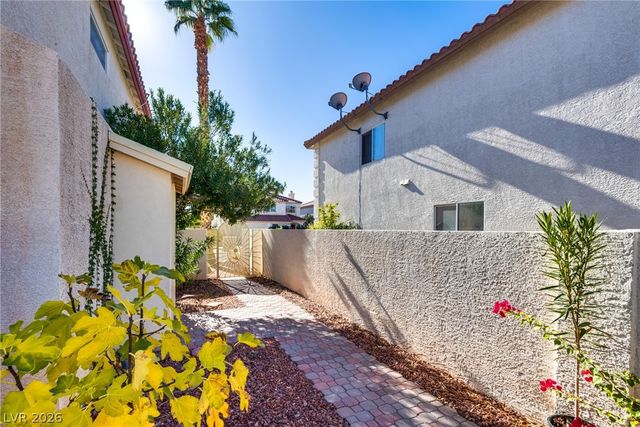 8424 Chinook Candy st Court, Las Vegas, NV 89113